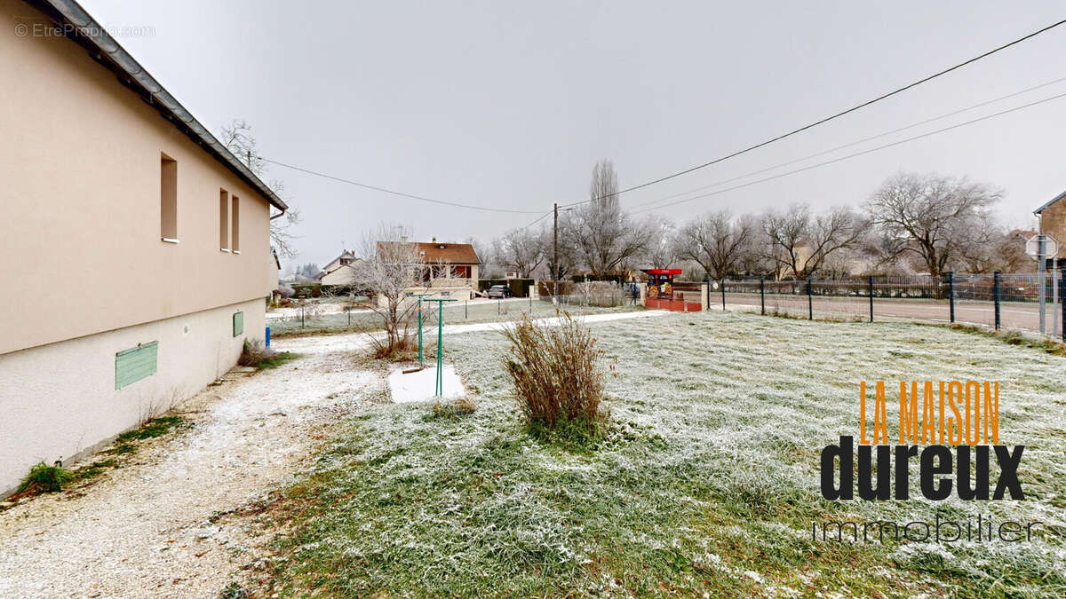 Maison à BEAUJEU-SAINT-VALLIER-PIERREJUX-ET-QUITTEUR