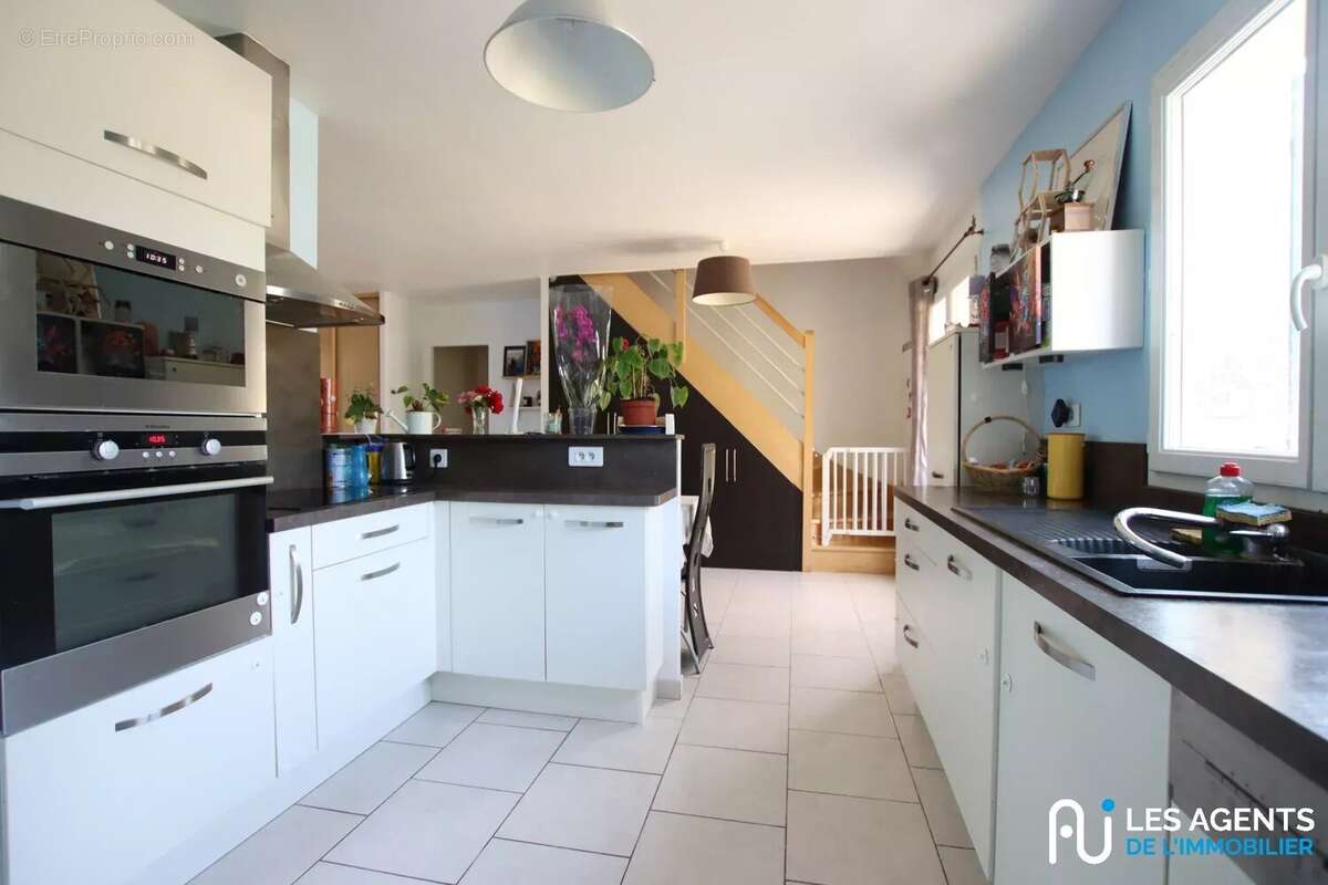 Maison 109 m² à Donnery  - photo 2