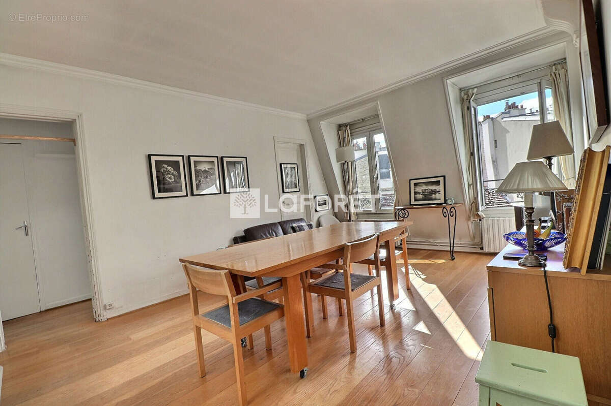 Appartement à NEUILLY-SUR-SEINE