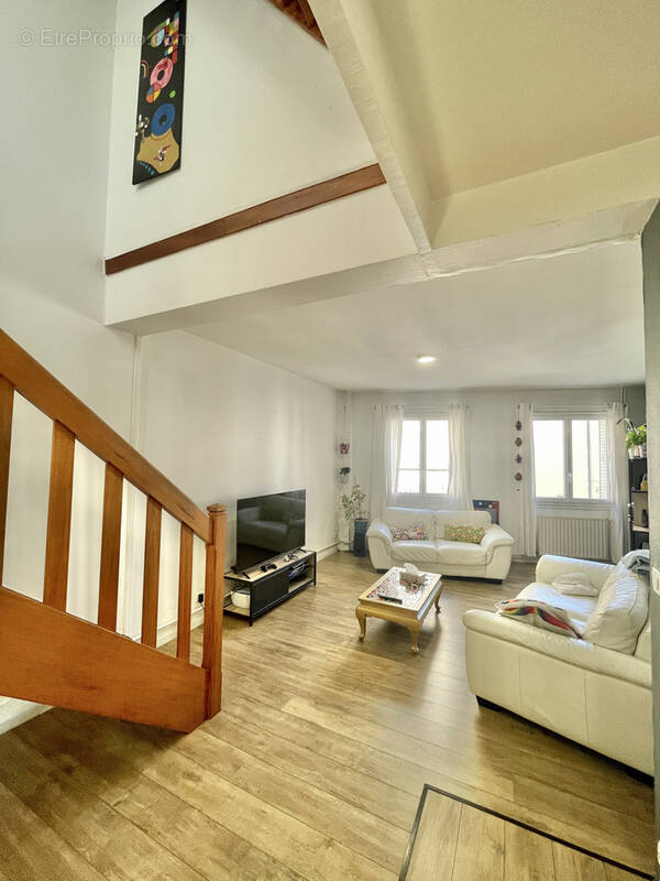 Appartement à THOISSEY