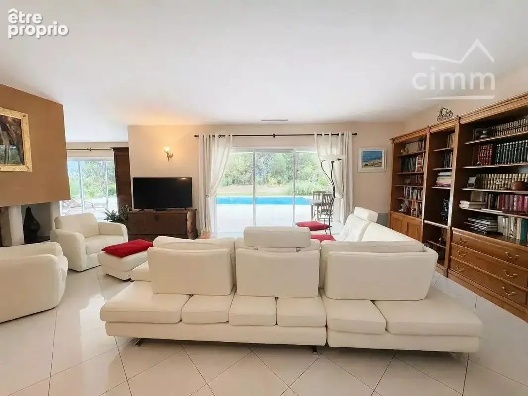 Propriété de plain-pied de 179 m² avec piscine – 2,3 hectares de terrain - photo 9