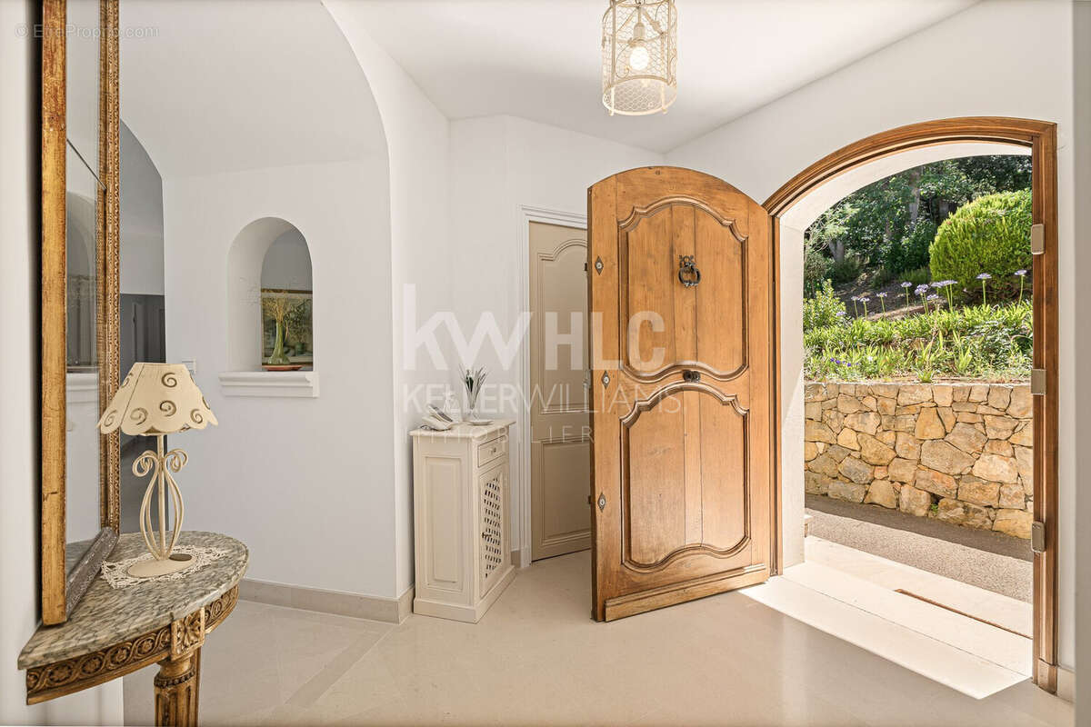 Maison 204 m² à Valbonne  - photo 9
