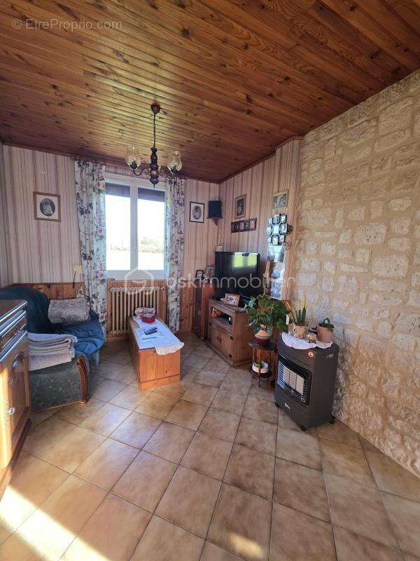 Maison à SAINTE-GAUBURGE-SAINTE-COLOMBE