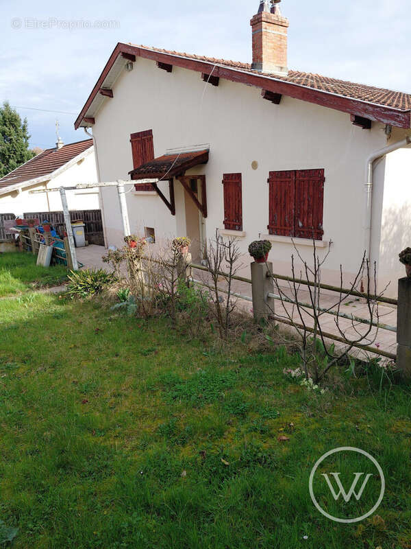 Maison à PONT-EVEQUE