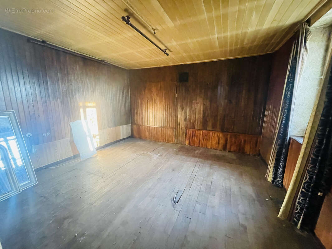 Maison à CHAMPDOTRE