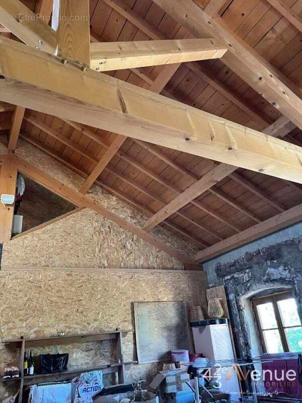 Appartement à SAINT-HILAIRE-CUSSON-LA-VALMITTE