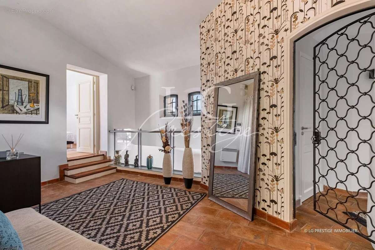 Maison à MANDELIEU-LA-NAPOULE