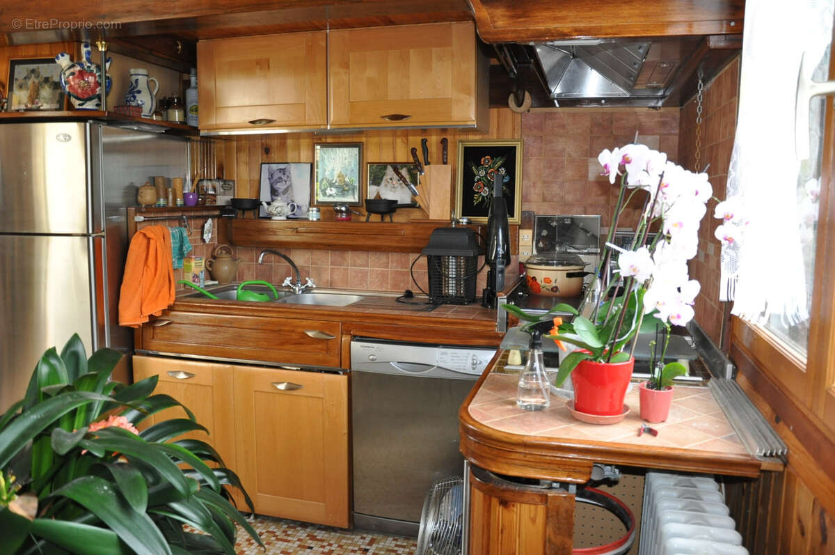 VENTE EN VIAGER OCCUPE, Beau pavillon de 1966, avec 4 chambres, grand jardin paysager et vues superbes... - photo 10