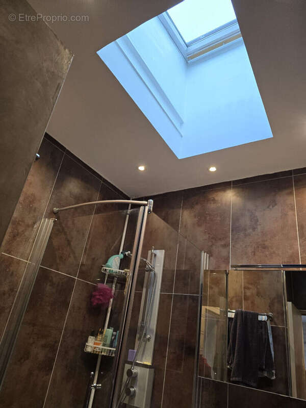 Appartement à COURBEVOIE