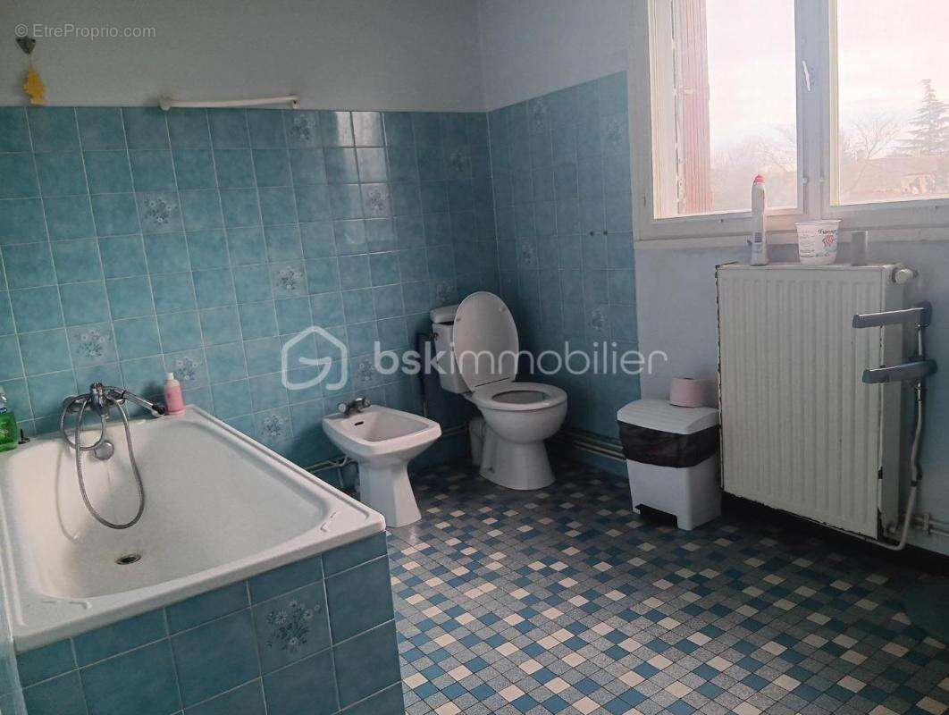 Maison à CHEF-BOUTONNE