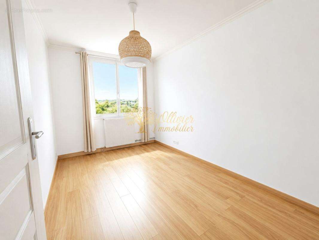 Appartement à SAINT-MAUR-DES-FOSSES