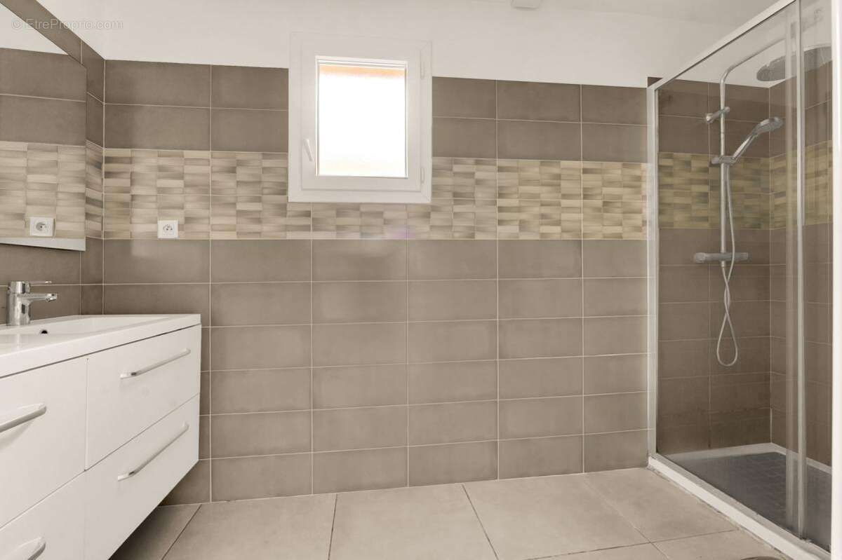 Maison à CASTELGINEST