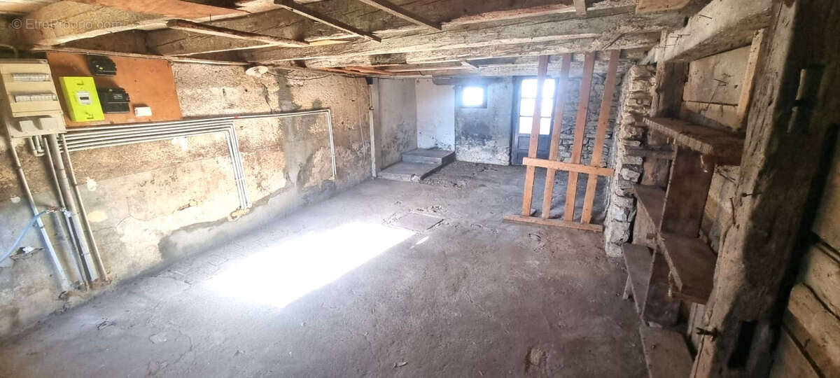 Maison a renover avec grange et ecurie- proche suisse - photo 13