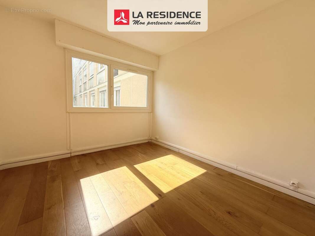 Appartement 80 m² à Velizy-Villacoublay  - photo 9