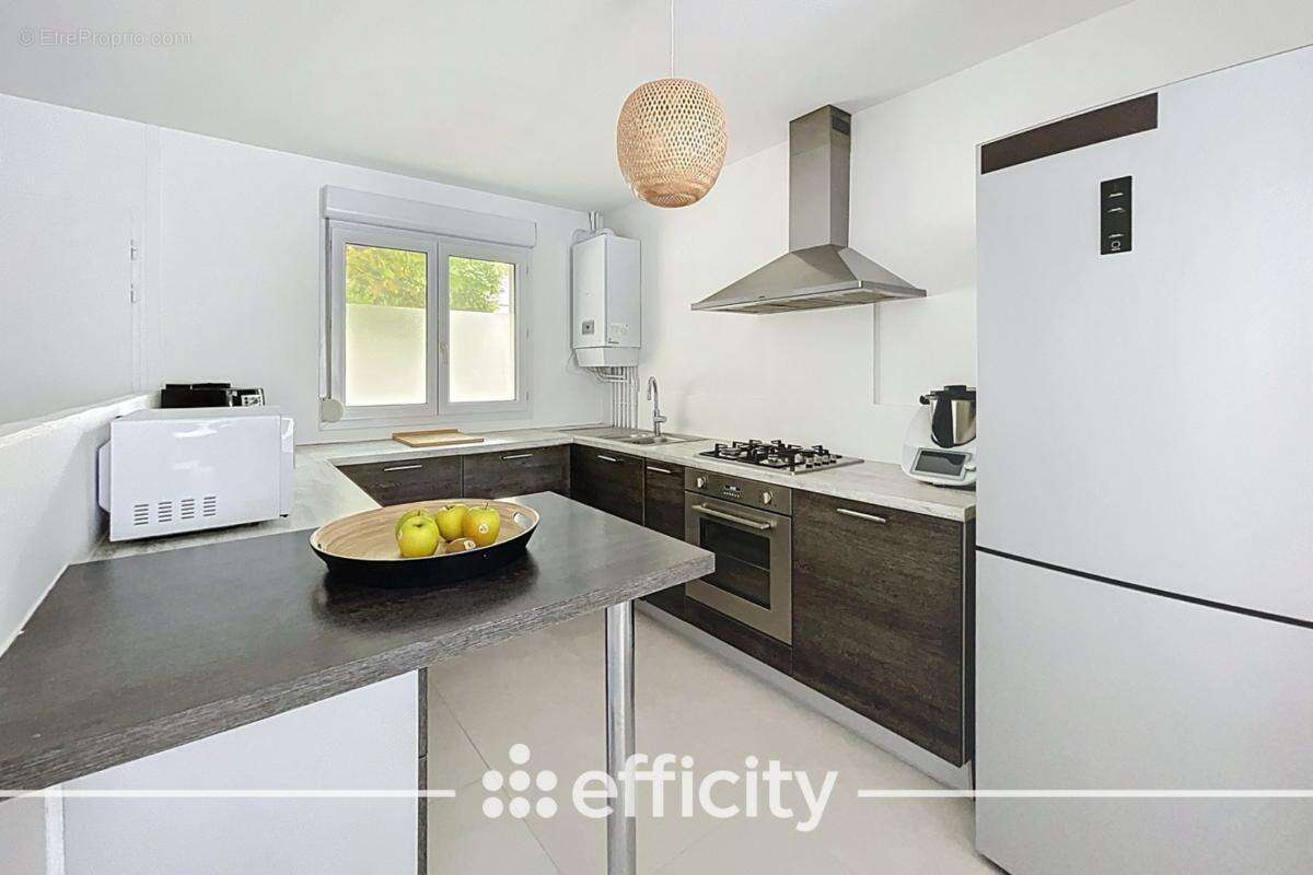 Appartement à MEYZIEU