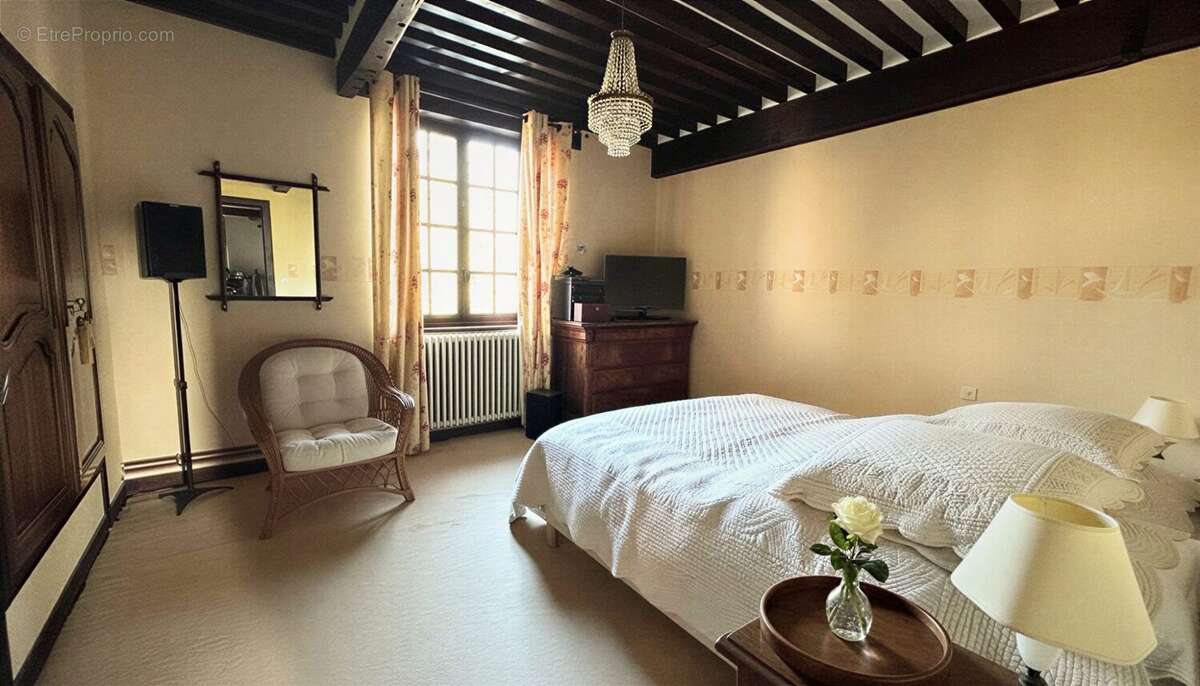 Maison à EYZIN-PINET