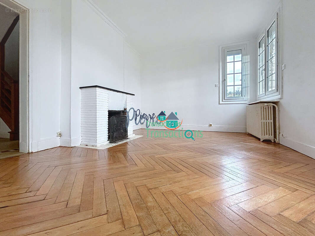 Maison à SAINT-MAURICE-D'ETELAN