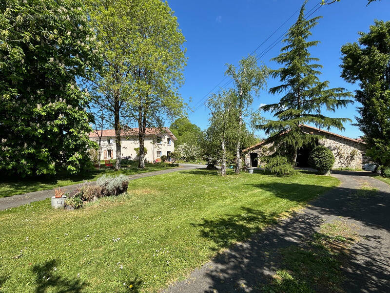 Maison à CHANTECORPS