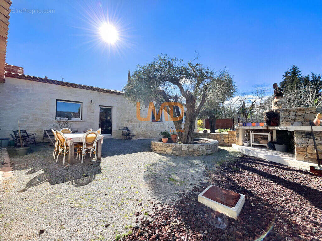 Figanières – Mas en pierre 171 m², terrain de 1 850 m² - photo 5