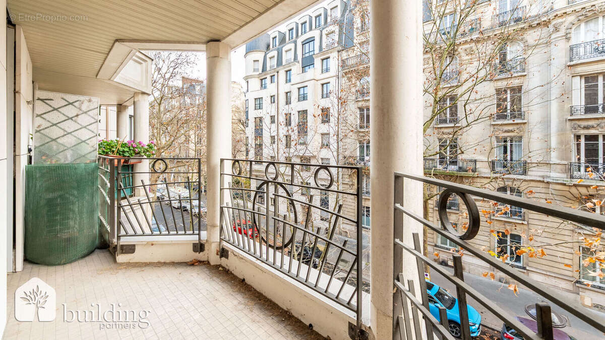 Appartement à PARIS-16E