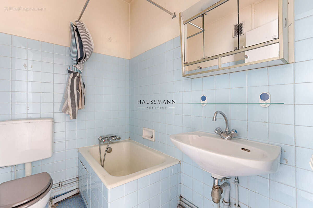 Appartement à NEUILLY-SUR-SEINE