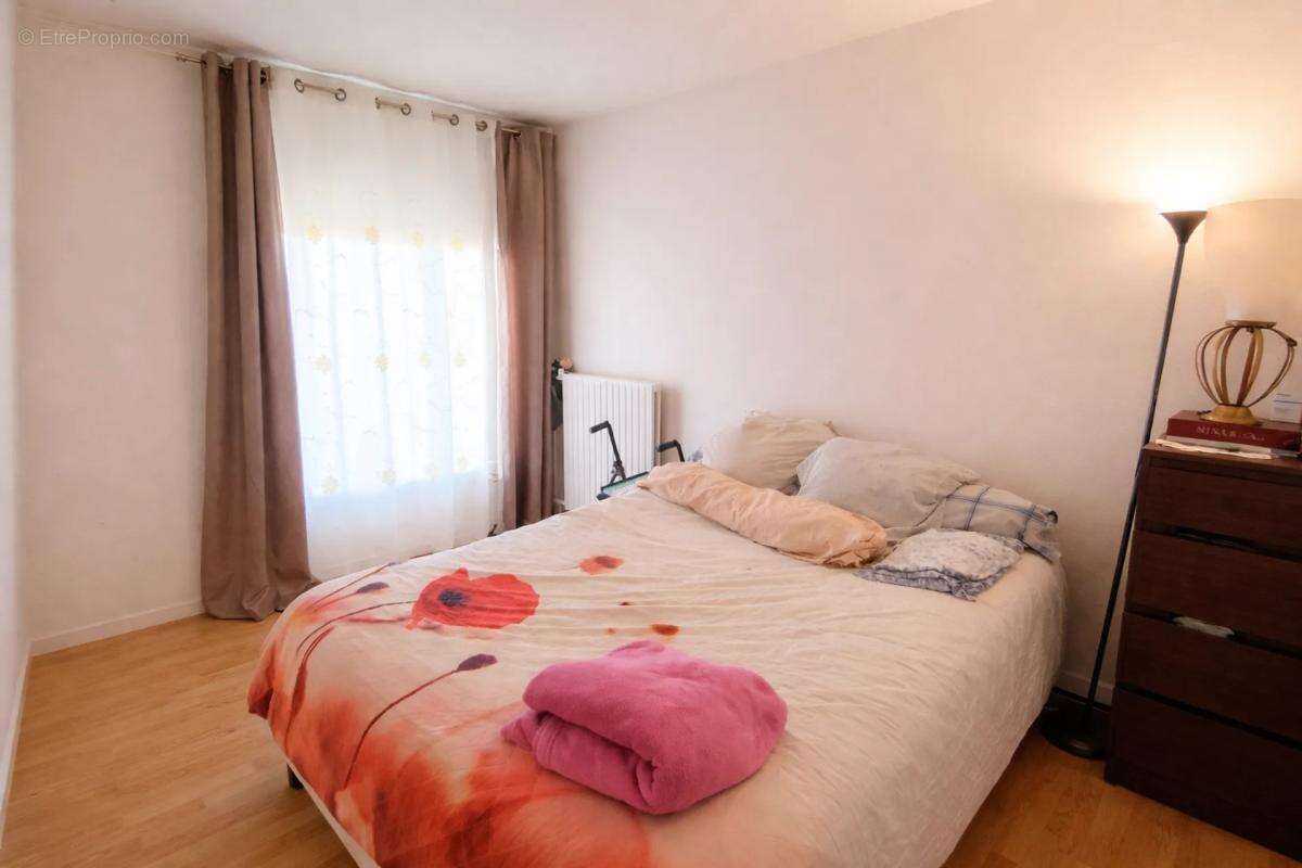 Appartement à SAVIGNY-LE-TEMPLE