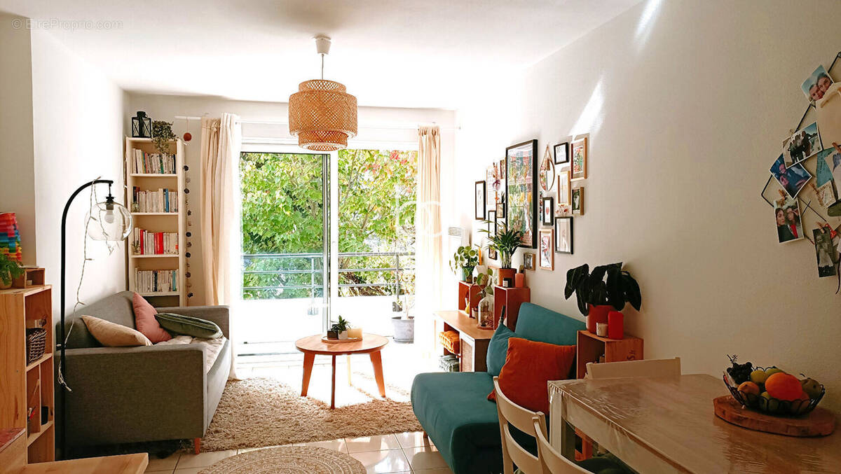 Appartement à SENE