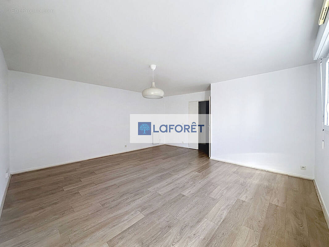 Appartement à SARTROUVILLE