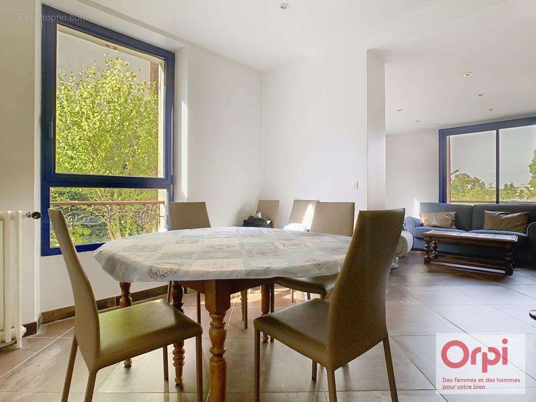 Maison à ISSY-LES-MOULINEAUX