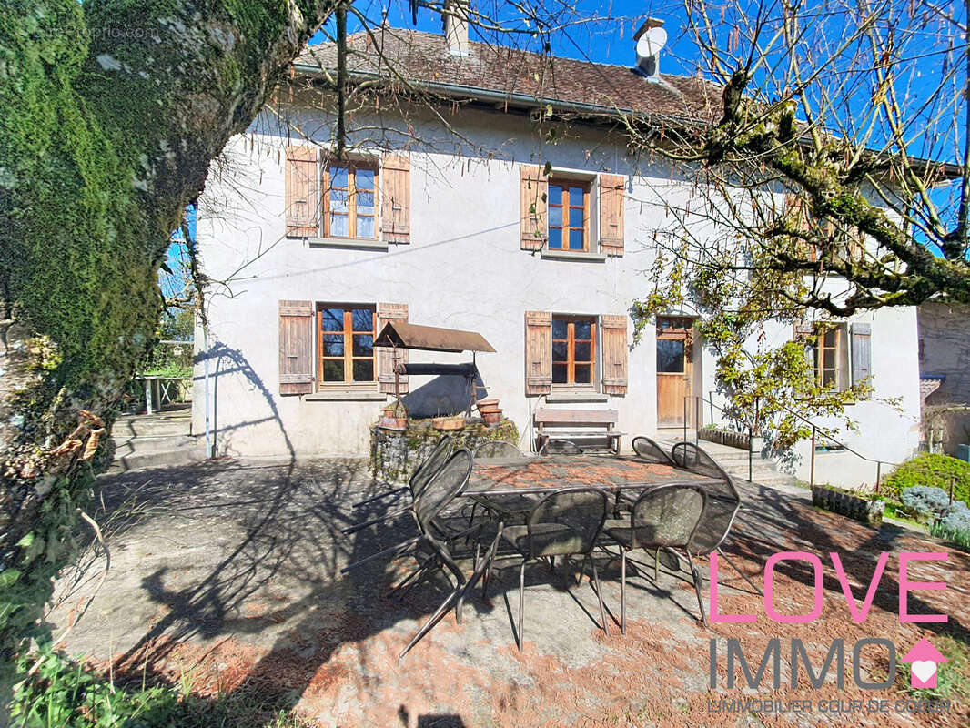 Maison à LA TOUR-DU-PIN