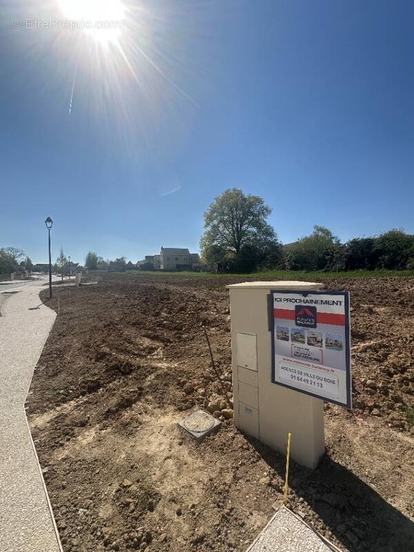 Terrain à PECQUEUSE