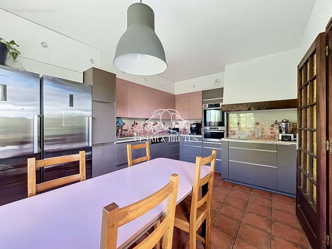 Cuisine - Maison à BELMONT-TRAMONET