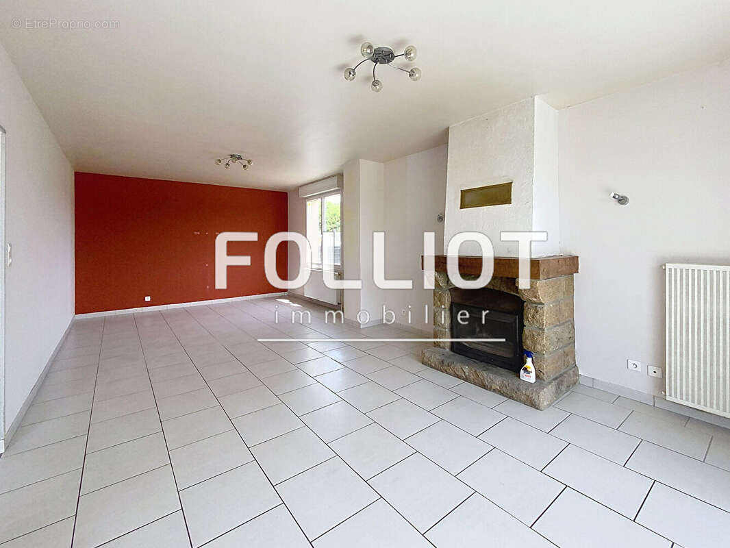 Maison à SAINT-GERMAIN-EN-COGLES