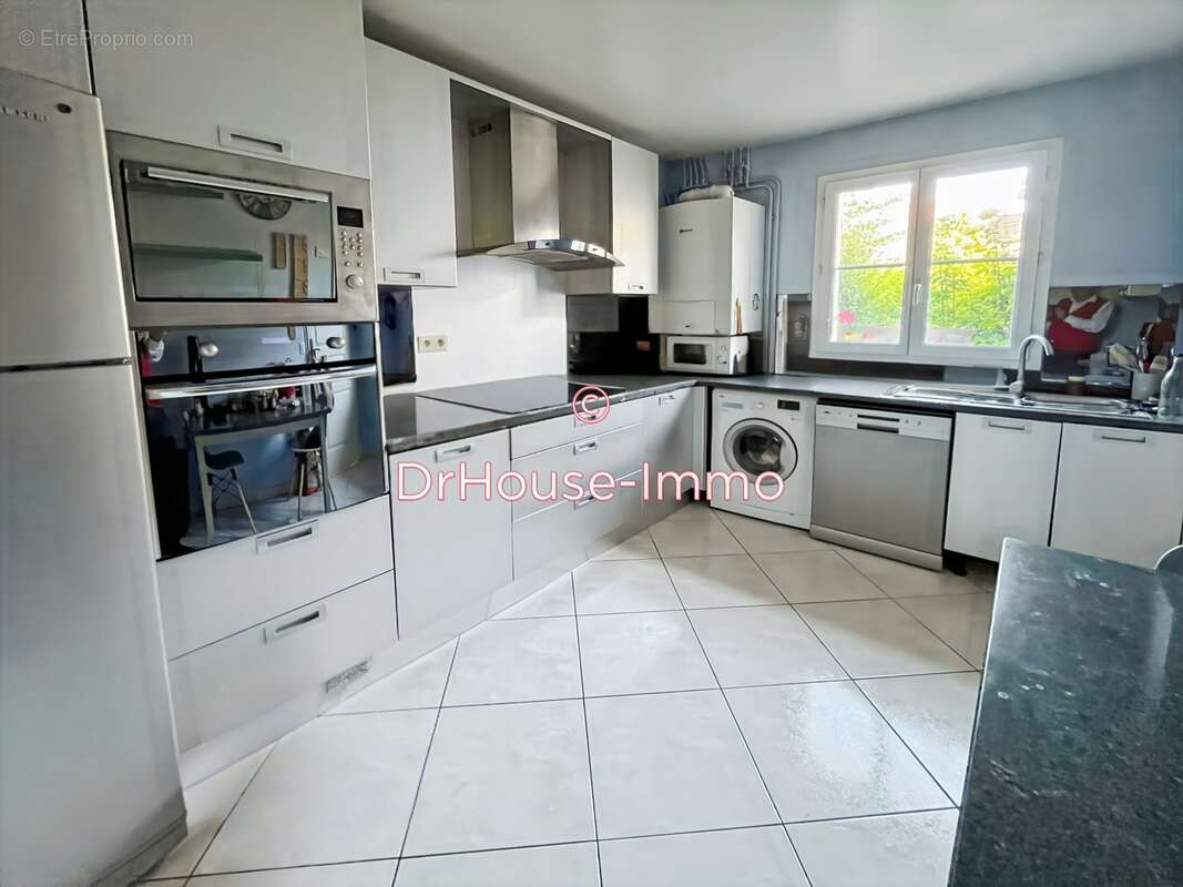 Maison à BUSSY-SAINT-GEORGES