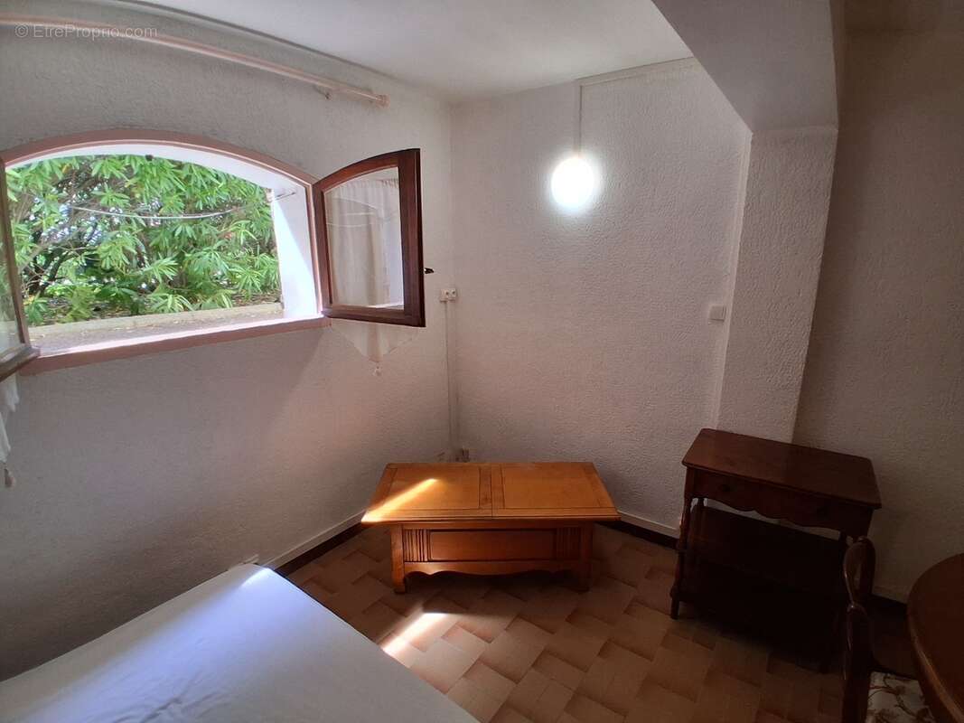 Appartement à SAINT-CYR-SUR-MER