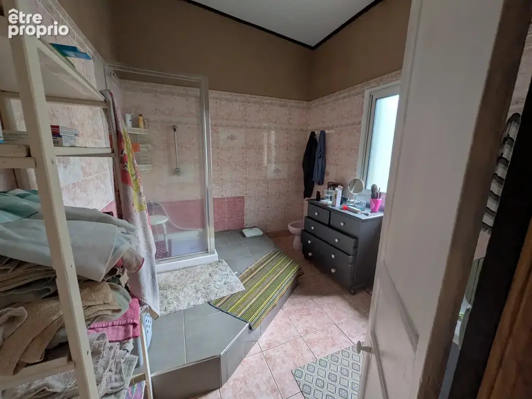 Belle maison familiale avec dépendance et jardin arboré - photo 12