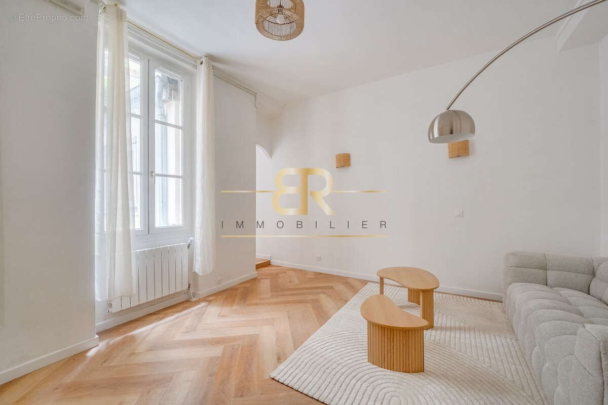 Appartement à PARIS-10E