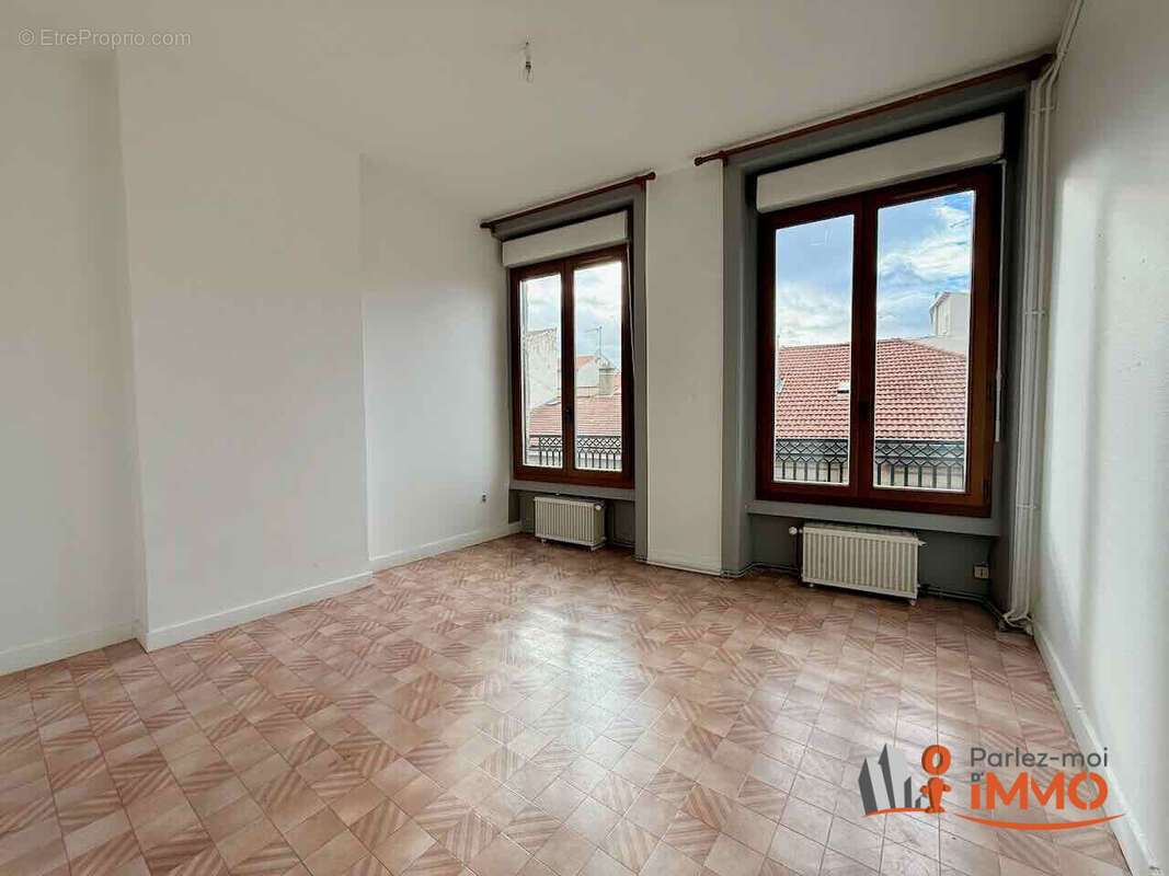 Appartement 80 m² à Saint-Etienne  - photo 3