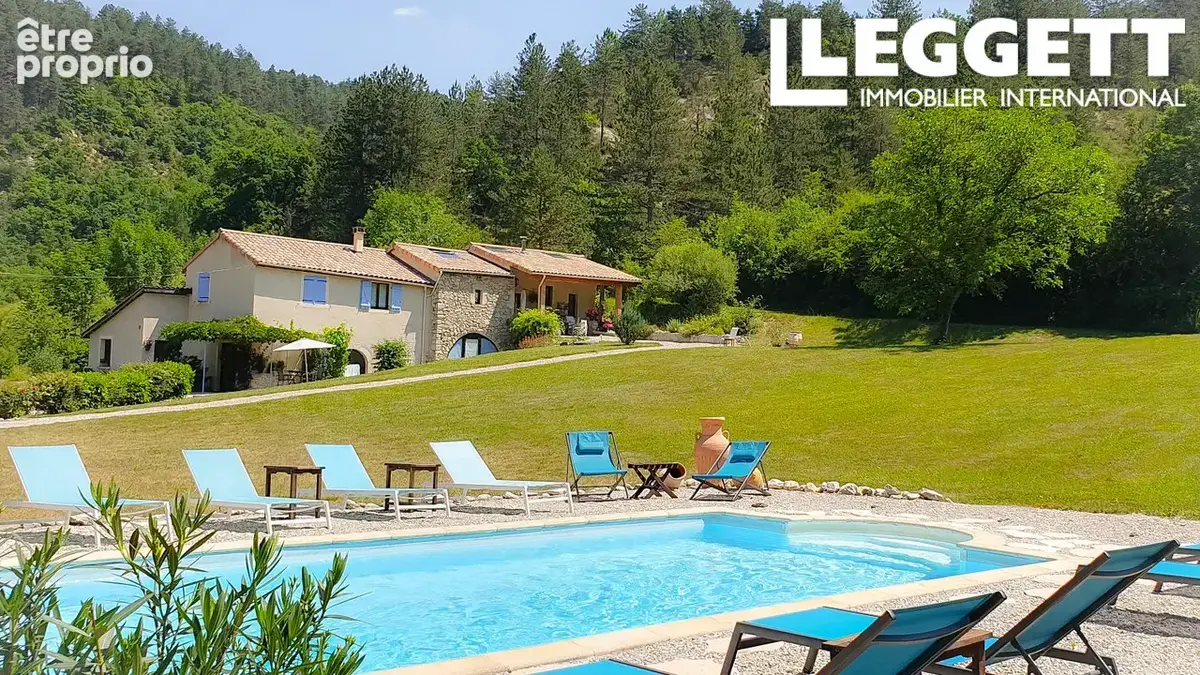Domaine idyllique avec une maison, 5 habitations et piscine. Dans un environnement calme avec vue magnifique - photo 3