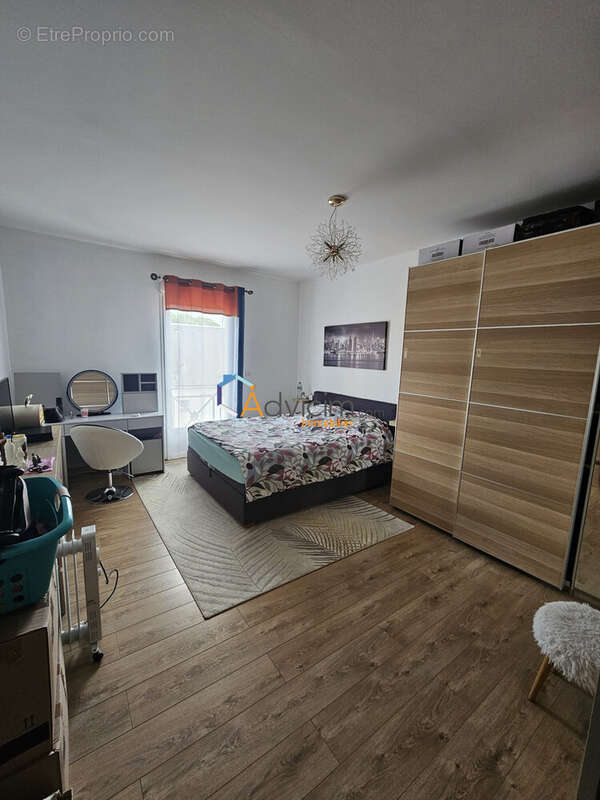 Appartement à SAINT-JEAN-DE-LA-RUELLE