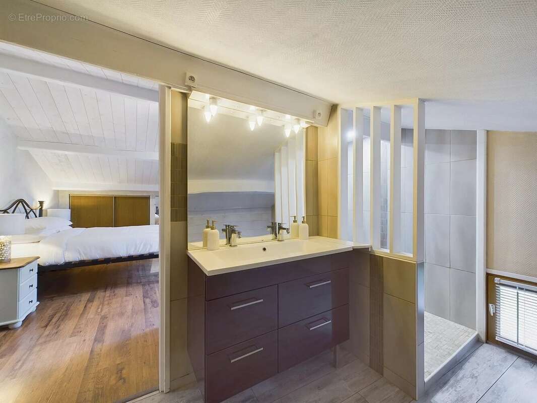 Maison à LES ESSARDS