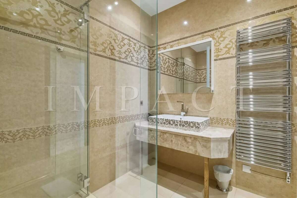 Cannes Croisette Grand Hotel Appartement 5 Pièces à Vendre - photo 16