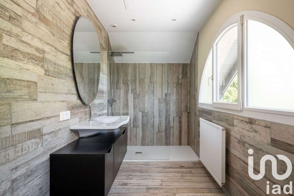 Photo 8 - Maison à LA TRONCHE