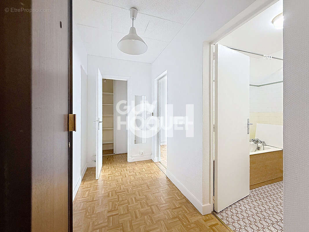 Appartement à PARIS-20E