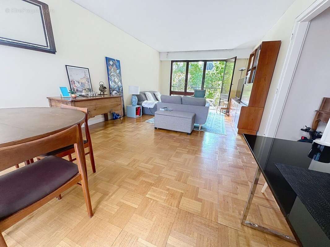 Appartement à VILLE-D'AVRAY