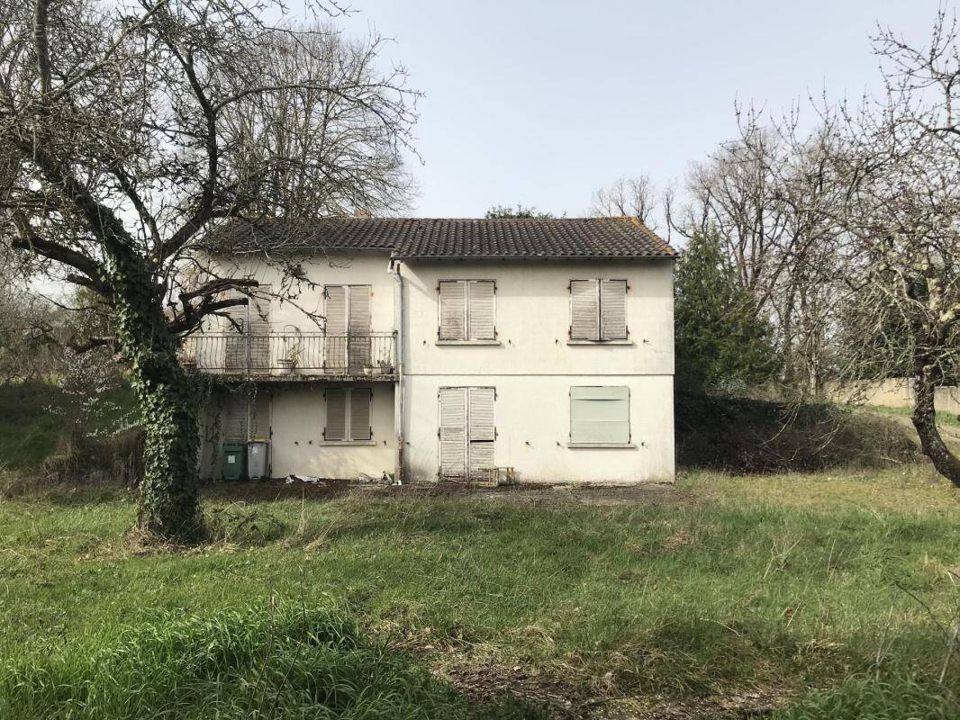 Appartement à VOUNEUIL-SOUS-BIARD