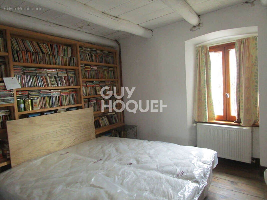 Maison à SIAUGUES-SAINTE-MARIE