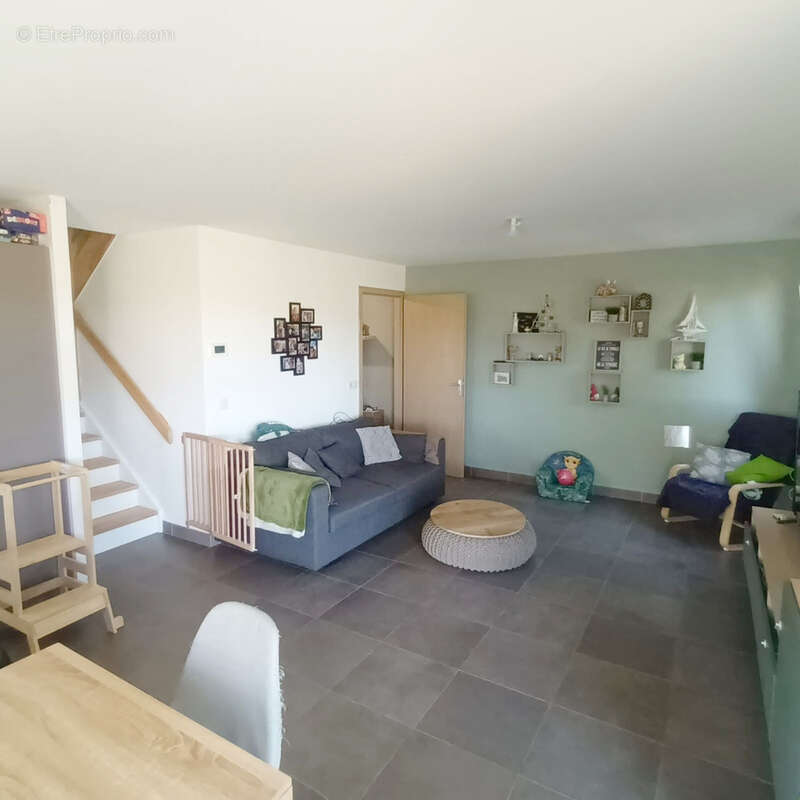 Appartement à SAINTE-CONSORCE