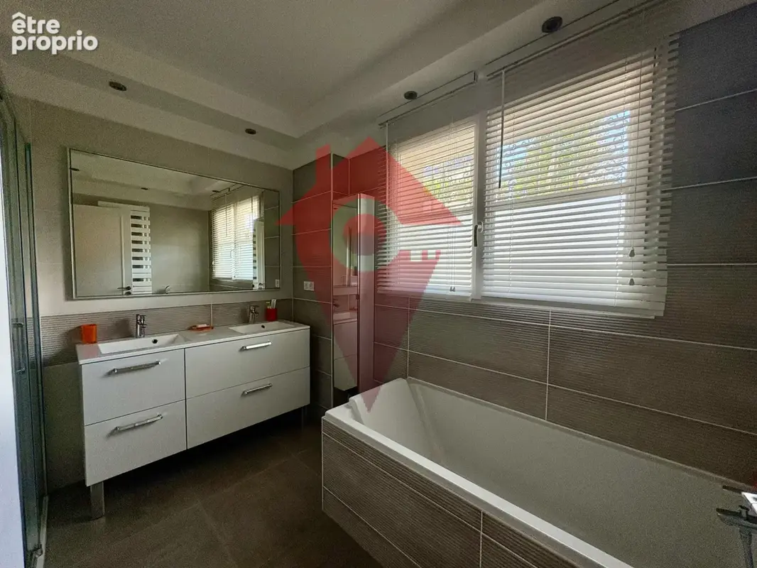 maison familiale entièrement rénovée de225m 2 - 5 chambres- - photo 8