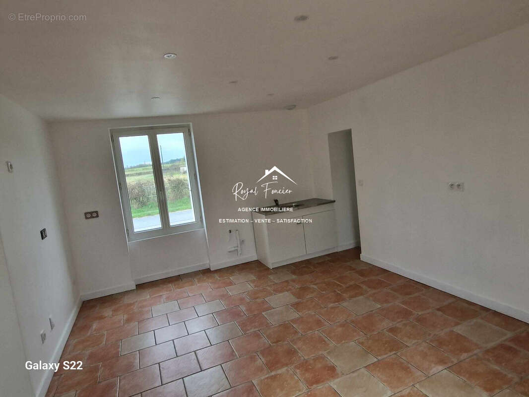 Maison à YZEURES-SUR-CREUSE